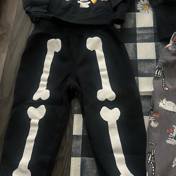 Lot of 2 toddler boys Carters Halloween oufits 2t - Picture 5 of 7